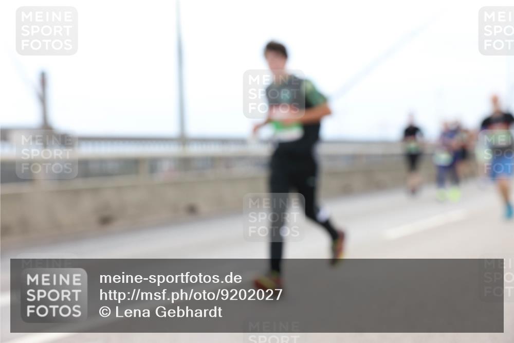 03.10.2025 - Köhlbrandbrückenlauf Lena Gebhardt http://msf.ph/oto/9202027 03.10.2025 15:47:49 Position 2  meine-sportfotos.de