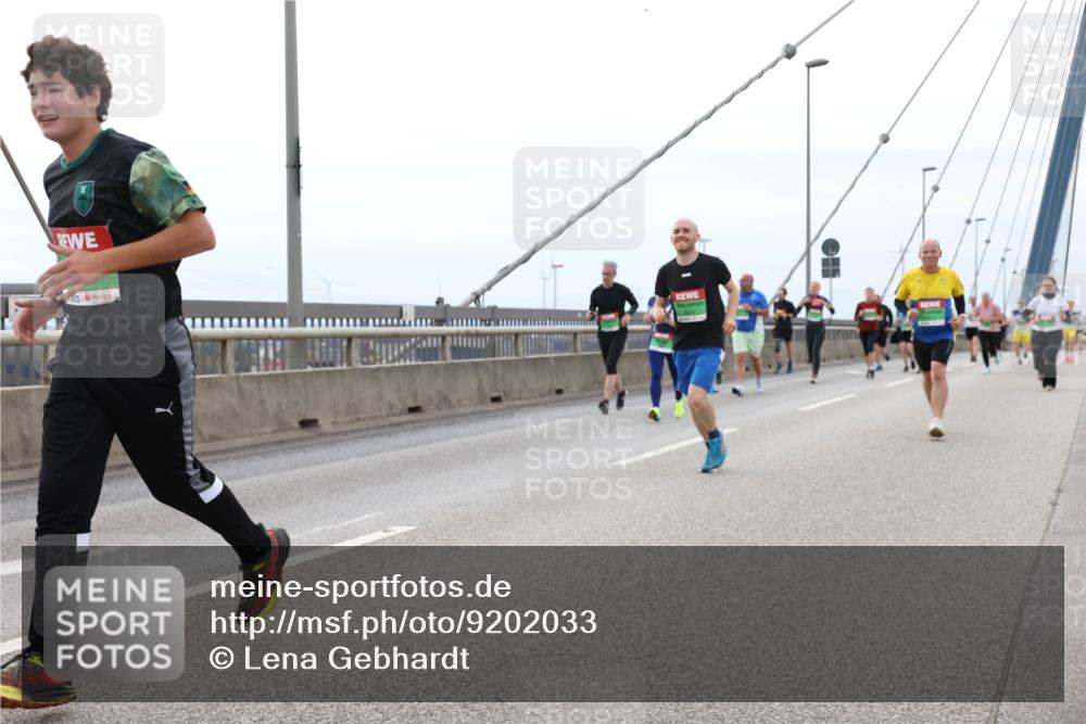 03.10.2025 - Köhlbrandbrückenlauf Lena Gebhardt http://msf.ph/oto/9202033 03.10.2025 15:47:50 Position 2  meine-sportfotos.de