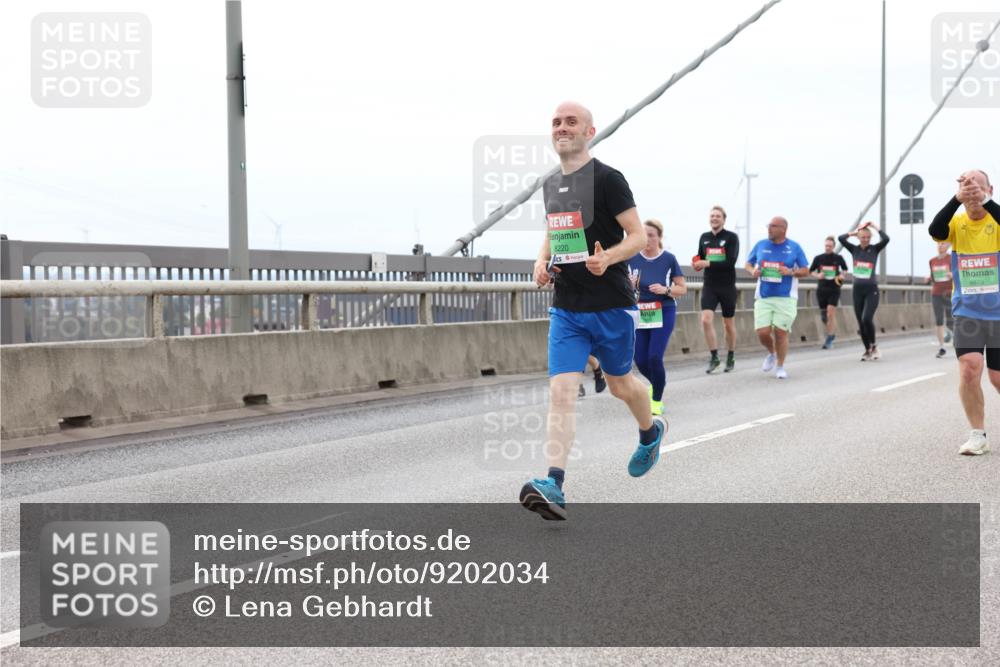 03.10.2025 - Köhlbrandbrückenlauf Lena Gebhardt http://msf.ph/oto/9202034 03.10.2025 15:47:50 Position 2 8220, 8873 meine-sportfotos.de