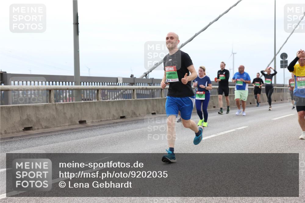 03.10.2025 - Köhlbrandbrückenlauf Lena Gebhardt http://msf.ph/oto/9202035 03.10.2025 15:47:51 Position 2 8220, 8873 meine-sportfotos.de