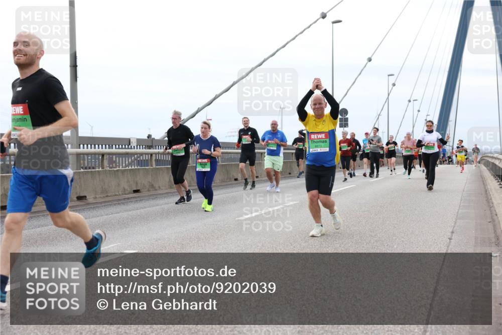 03.10.2025 - Köhlbrandbrückenlauf Lena Gebhardt http://msf.ph/oto/9202039 03.10.2025 15:47:51 Position 2 8873 meine-sportfotos.de