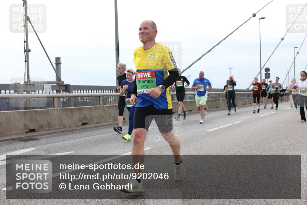 03.10.2025 - Köhlbrandbrückenlauf Lena Gebhardt http://msf.ph/oto/9202046 03.10.2025 15:47:52 Position 2 8873, 850 meine-sportfotos.de