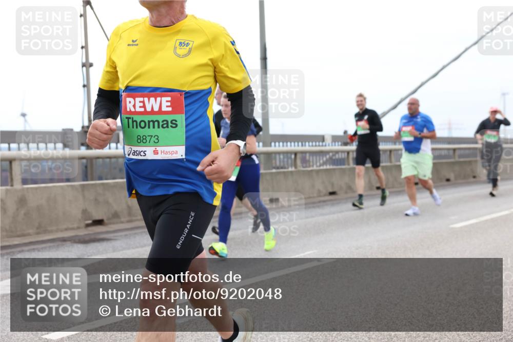 03.10.2025 - Köhlbrandbrückenlauf Lena Gebhardt http://msf.ph/oto/9202048 03.10.2025 15:47:53 Position 2 8873 meine-sportfotos.de