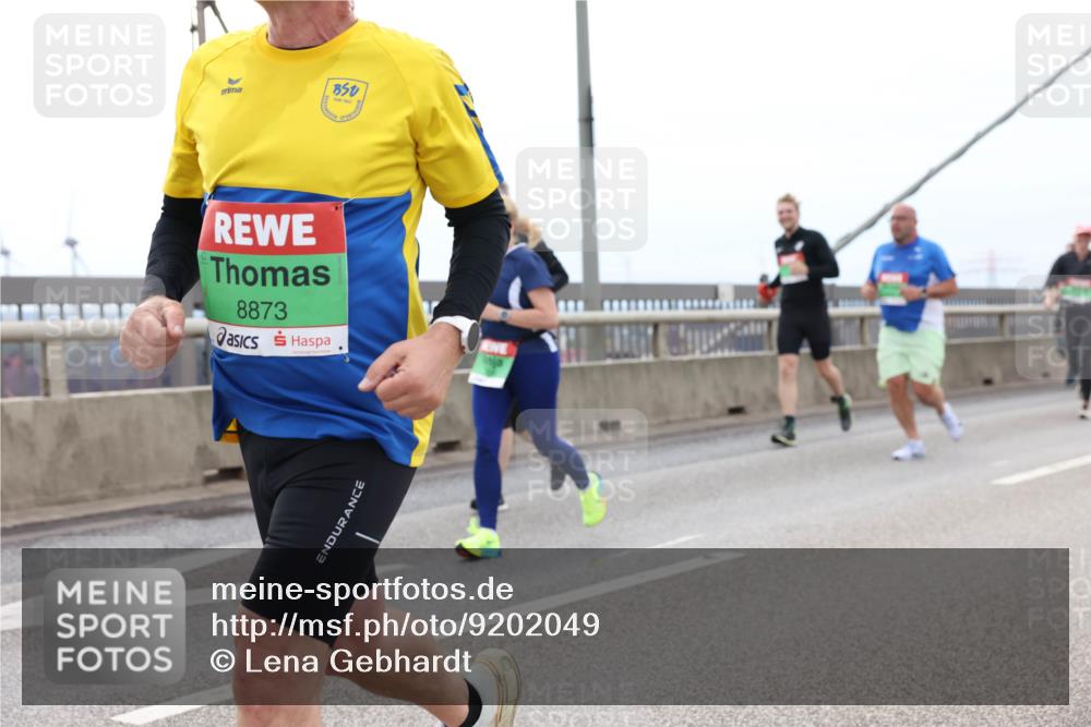 03.10.2025 - Köhlbrandbrückenlauf Lena Gebhardt http://msf.ph/oto/9202049 03.10.2025 15:47:53 Position 2 8873 meine-sportfotos.de