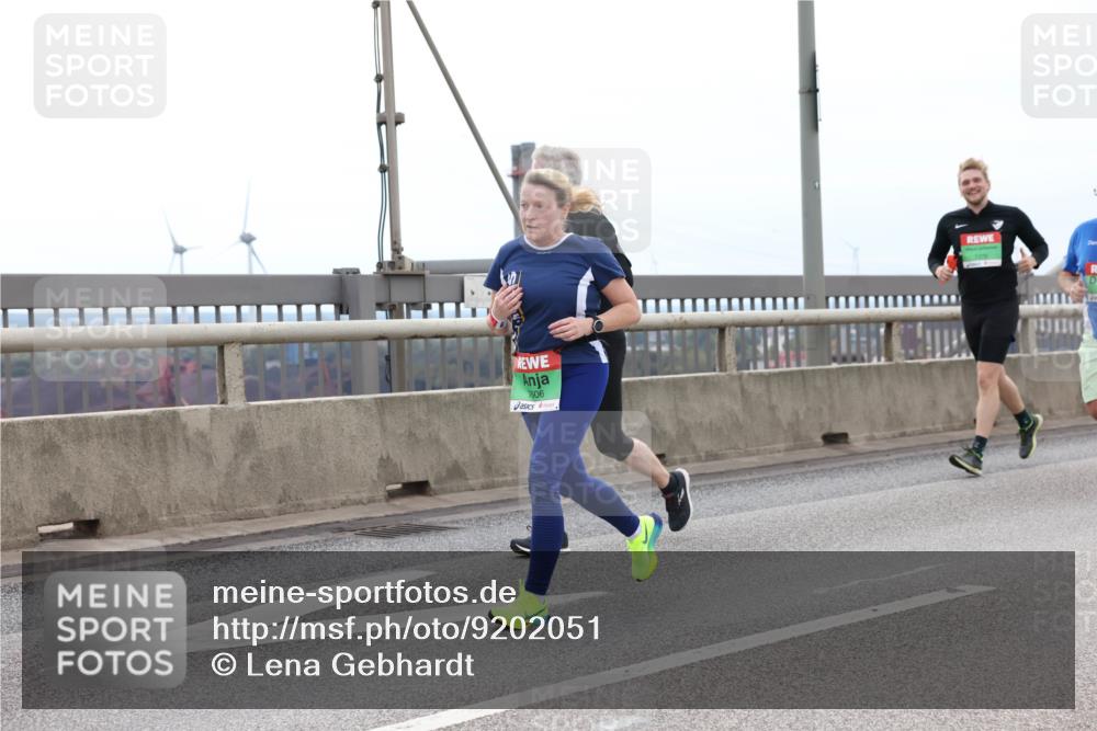03.10.2025 - Köhlbrandbrückenlauf Lena Gebhardt http://msf.ph/oto/9202051 03.10.2025 15:47:53 Position 2 7606 meine-sportfotos.de