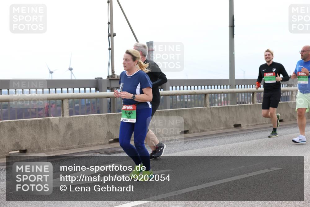 03.10.2025 - Köhlbrandbrückenlauf Lena Gebhardt http://msf.ph/oto/9202054 03.10.2025 15:47:53 Position 2 7606 meine-sportfotos.de