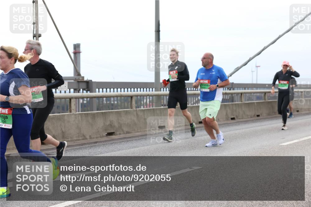 03.10.2025 - Köhlbrandbrückenlauf Lena Gebhardt http://msf.ph/oto/9202055 03.10.2025 15:47:54 Position 2 06, 9482 meine-sportfotos.de