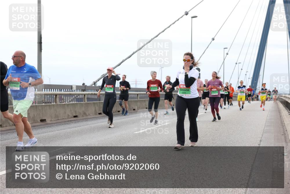 03.10.2025 - Köhlbrandbrückenlauf Lena Gebhardt http://msf.ph/oto/9202060 03.10.2025 15:47:54 Position 2 9598, 9209 meine-sportfotos.de