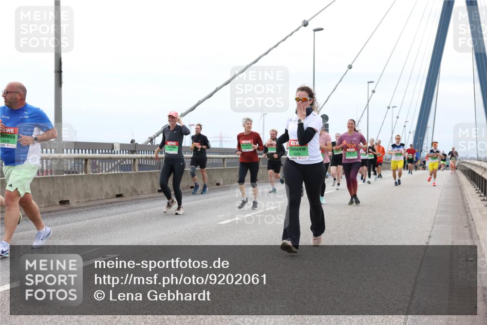 03.10.2025 - Köhlbrandbrückenlauf Lena Gebhardt http://msf.ph/oto/9202061 03.10.2025 15:47:54 Position 2 9598, 9209 meine-sportfotos.de