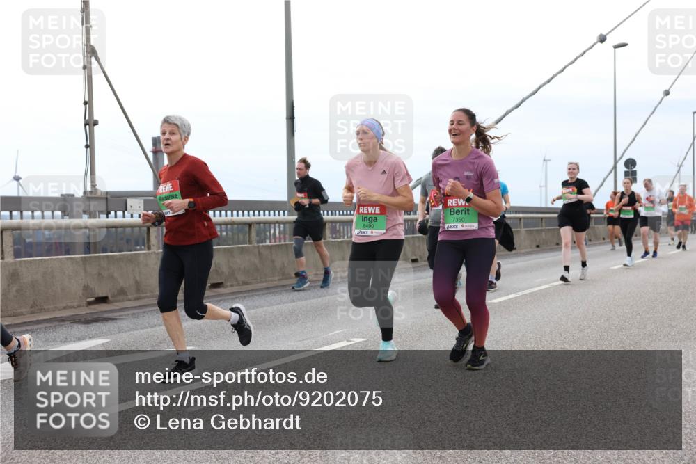 03.10.2025 - Köhlbrandbrückenlauf Lena Gebhardt http://msf.ph/oto/9202075 03.10.2025 15:47:57 Position 2 8490, 7350 meine-sportfotos.de