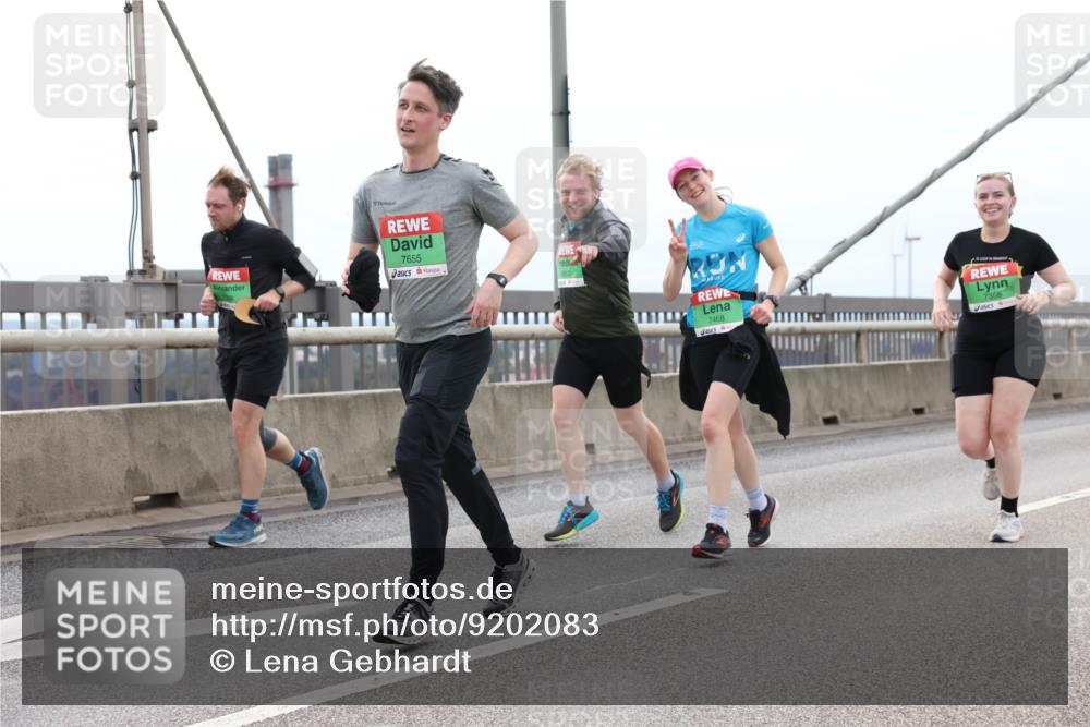 03.10.2025 - Köhlbrandbrückenlauf Lena Gebhardt http://msf.ph/oto/9202083 03.10.2025 15:47:58 Position 2 7655, 7468, 7358 meine-sportfotos.de
