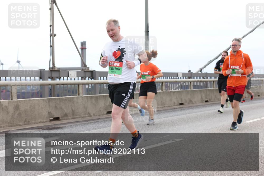 03.10.2025 - Köhlbrandbrückenlauf Lena Gebhardt http://msf.ph/oto/9202113 03.10.2025 15:48:02 Position 2 7633 meine-sportfotos.de