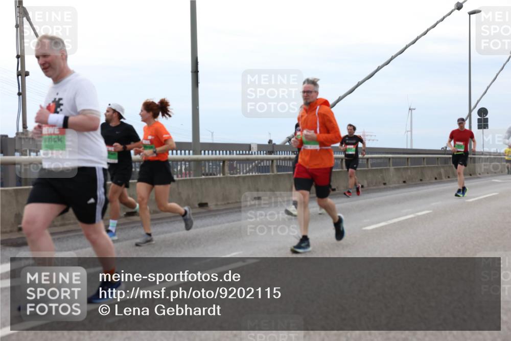03.10.2025 - Köhlbrandbrückenlauf Lena Gebhardt http://msf.ph/oto/9202115 03.10.2025 15:48:02 Position 2  meine-sportfotos.de