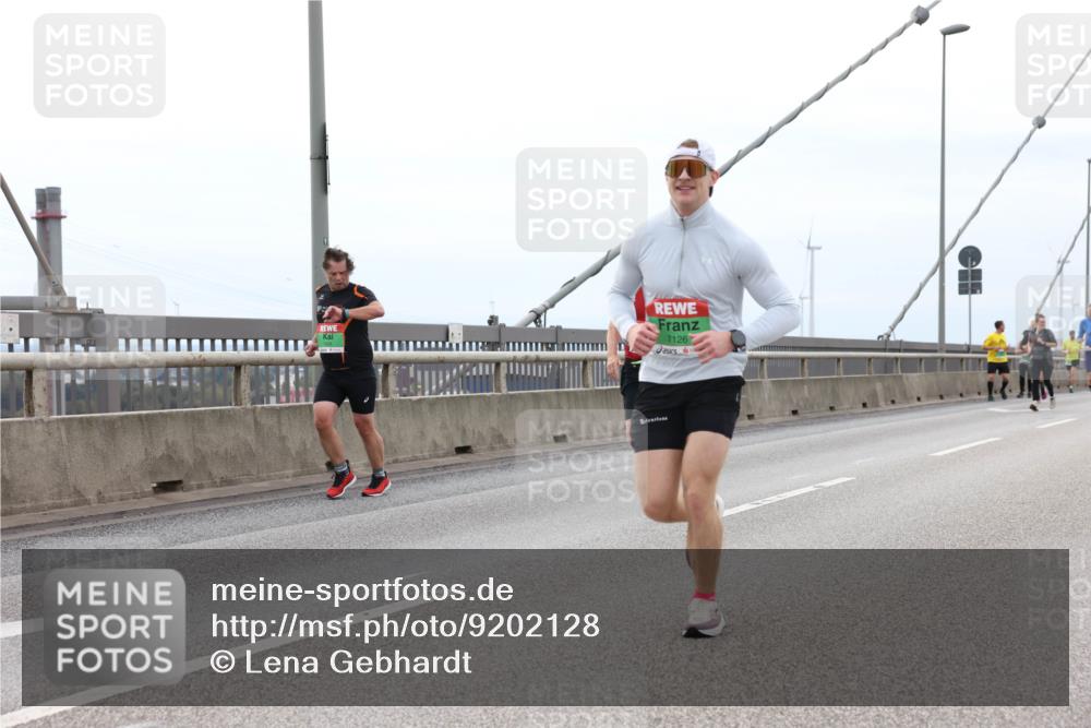 03.10.2025 - Köhlbrandbrückenlauf Lena Gebhardt http://msf.ph/oto/9202128 03.10.2025 15:48:05 Position 2 7126 meine-sportfotos.de