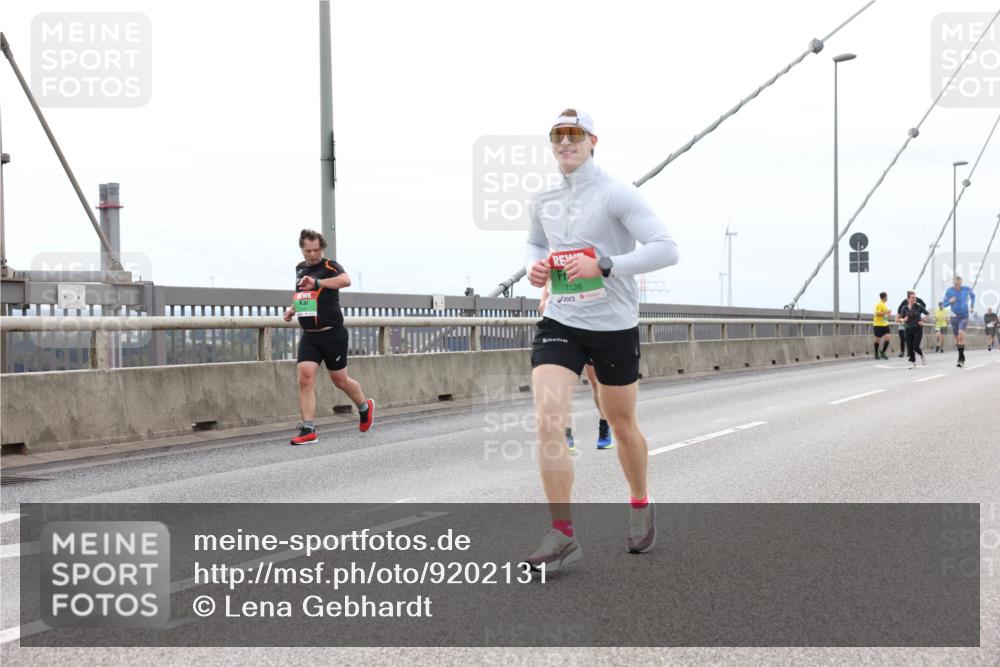 03.10.2025 - Köhlbrandbrückenlauf Lena Gebhardt http://msf.ph/oto/9202131 03.10.2025 15:48:05 Position 2  meine-sportfotos.de