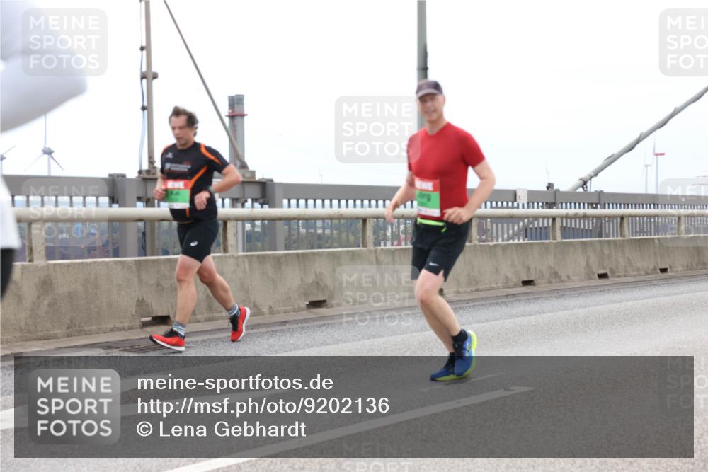 03.10.2025 - Köhlbrandbrückenlauf Lena Gebhardt http://msf.ph/oto/9202136 03.10.2025 15:48:06 Position 2  meine-sportfotos.de