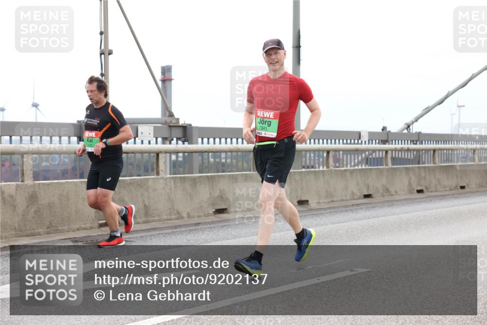03.10.2025 - Köhlbrandbrückenlauf Lena Gebhardt http://msf.ph/oto/9202137 03.10.2025 15:48:06 Position 2 7435, 7341 meine-sportfotos.de