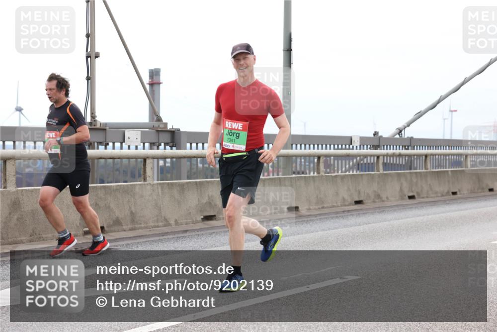 03.10.2025 - Köhlbrandbrückenlauf Lena Gebhardt http://msf.ph/oto/9202139 03.10.2025 15:48:06 Position 2 7341 meine-sportfotos.de