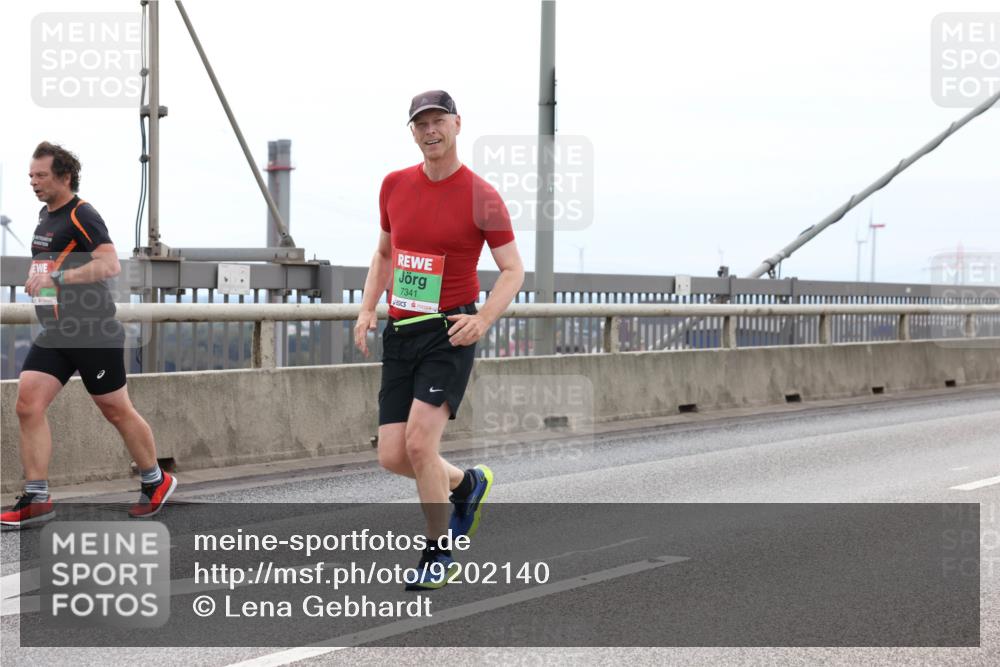 03.10.2025 - Köhlbrandbrückenlauf Lena Gebhardt http://msf.ph/oto/9202140 03.10.2025 15:48:06 Position 2 7341 meine-sportfotos.de