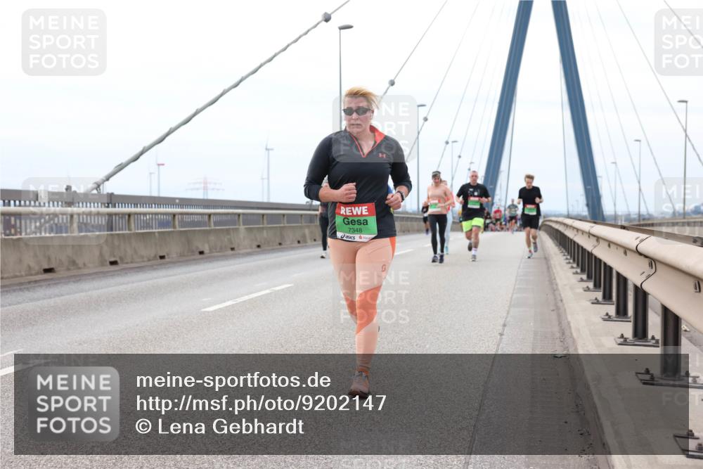 03.10.2025 - Köhlbrandbrückenlauf Lena Gebhardt http://msf.ph/oto/9202147 03.10.2025 15:48:08 Position 2 7348 meine-sportfotos.de