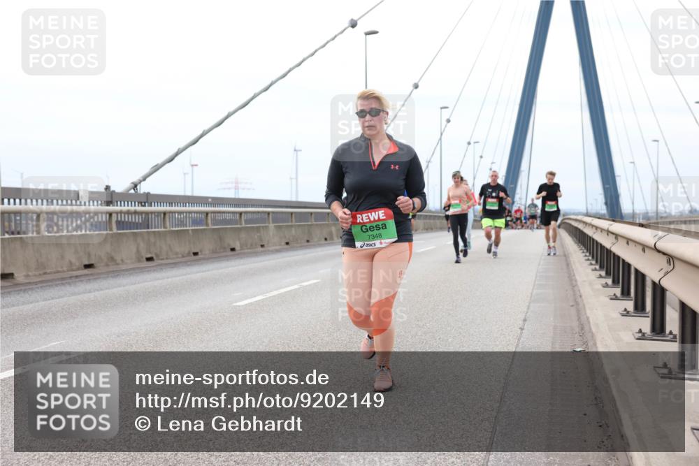 03.10.2025 - Köhlbrandbrückenlauf Lena Gebhardt http://msf.ph/oto/9202149 03.10.2025 15:48:08 Position 2 7348 meine-sportfotos.de