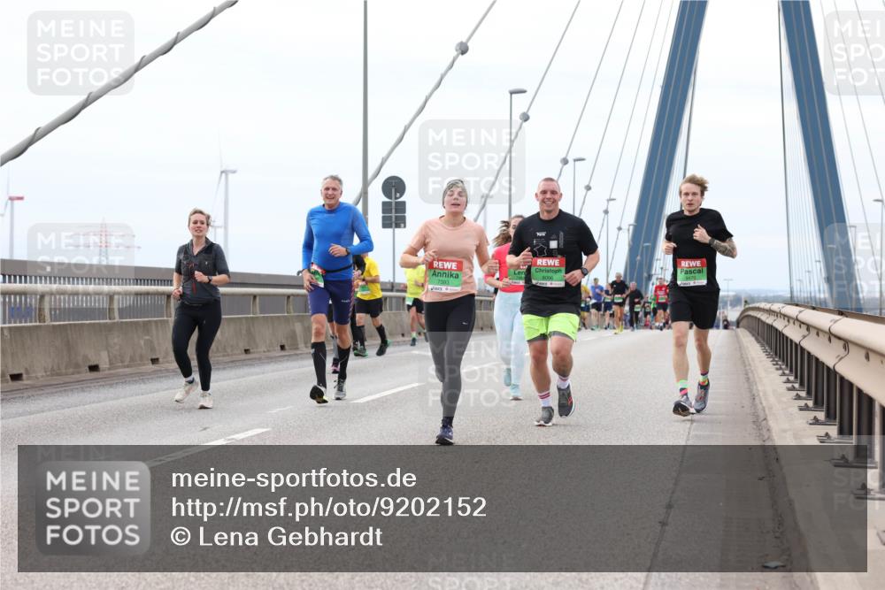 03.10.2025 - Köhlbrandbrückenlauf Lena Gebhardt http://msf.ph/oto/9202152 03.10.2025 15:48:10 Position 2 7393, 8096, 9470 meine-sportfotos.de