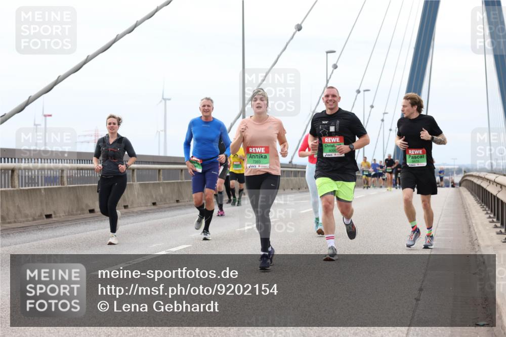 03.10.2025 - Köhlbrandbrückenlauf Lena Gebhardt http://msf.ph/oto/9202154 03.10.2025 15:48:10 Position 2 7393, 8096, 9470 meine-sportfotos.de