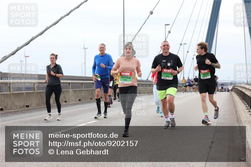 03.10.2025 - Köhlbrandbrückenlauf Lena Gebhardt http://msf.ph/oto/9202157 03.10.2025 15:48:10 Position 2 7393, 8096, 9470 meine-sportfotos.de