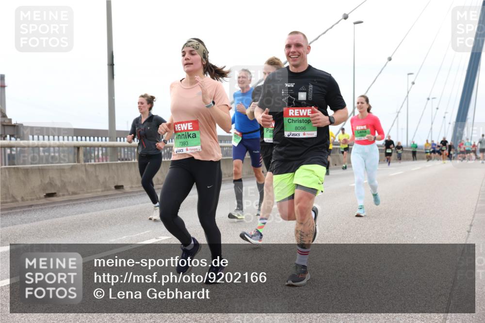 03.10.2025 - Köhlbrandbrückenlauf Lena Gebhardt http://msf.ph/oto/9202166 03.10.2025 15:48:12 Position 2 8096, 7393 meine-sportfotos.de