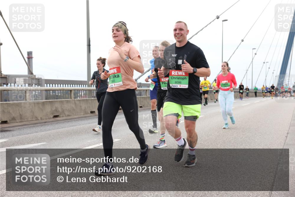 03.10.2025 - Köhlbrandbrückenlauf Lena Gebhardt http://msf.ph/oto/9202168 03.10.2025 15:48:12 Position 2 7393, 8096 meine-sportfotos.de