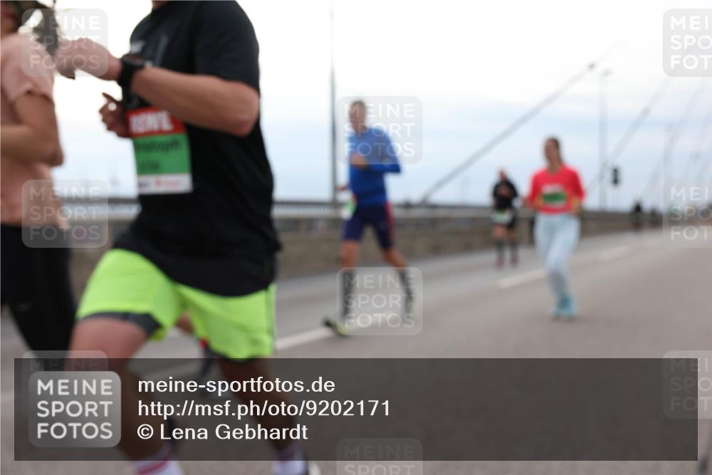 03.10.2025 - Köhlbrandbrückenlauf Lena Gebhardt http://msf.ph/oto/9202171 03.10.2025 15:48:13 Position 2  meine-sportfotos.de