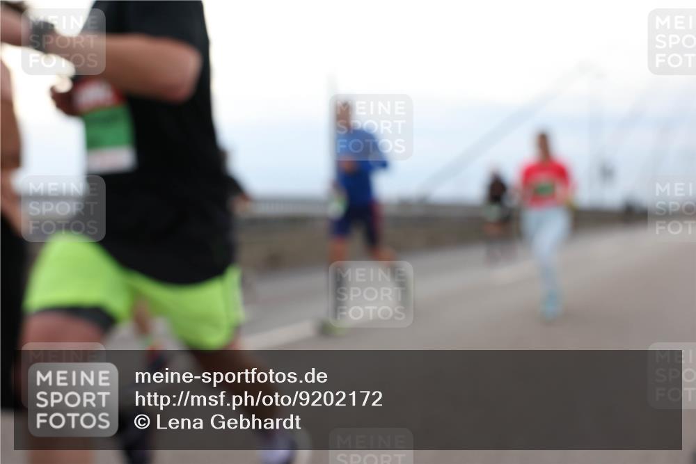 03.10.2025 - Köhlbrandbrückenlauf Lena Gebhardt http://msf.ph/oto/9202172 03.10.2025 15:48:13 Position 2  meine-sportfotos.de