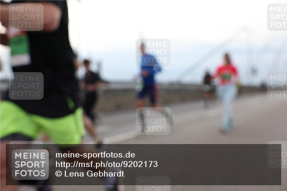 03.10.2025 - Köhlbrandbrückenlauf Lena Gebhardt http://msf.ph/oto/9202173 03.10.2025 15:48:13 Position 2  meine-sportfotos.de