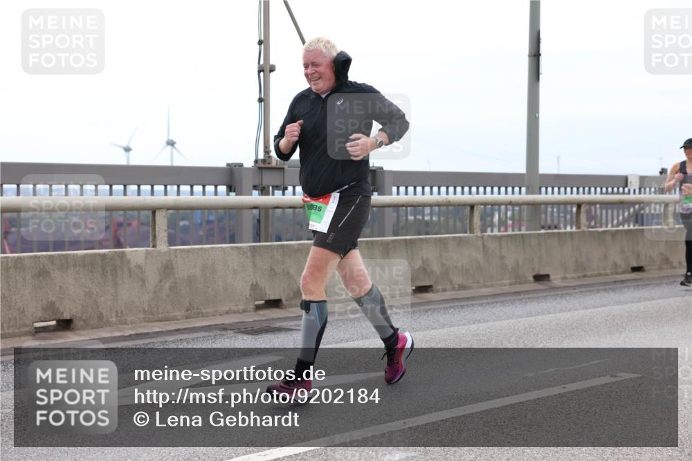 03.10.2025 - Köhlbrandbrückenlauf Lena Gebhardt http://msf.ph/oto/9202184 03.10.2025 15:48:16 Position 2  meine-sportfotos.de