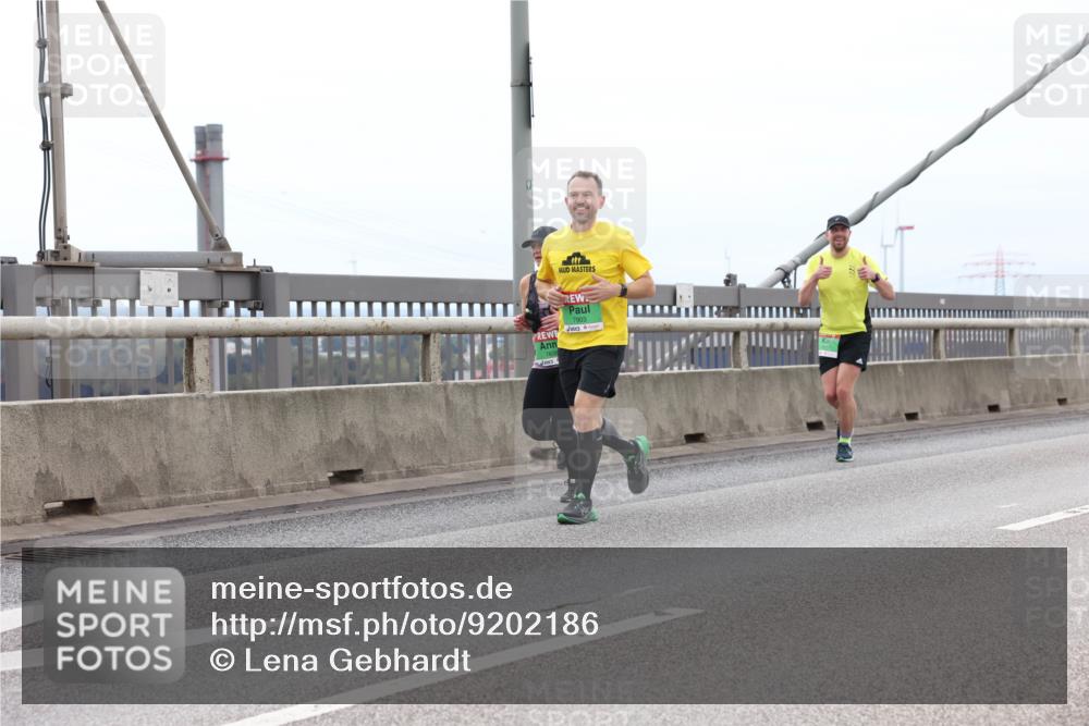 03.10.2025 - Köhlbrandbrückenlauf Lena Gebhardt http://msf.ph/oto/9202186 03.10.2025 15:48:17 Position 2 7903 meine-sportfotos.de