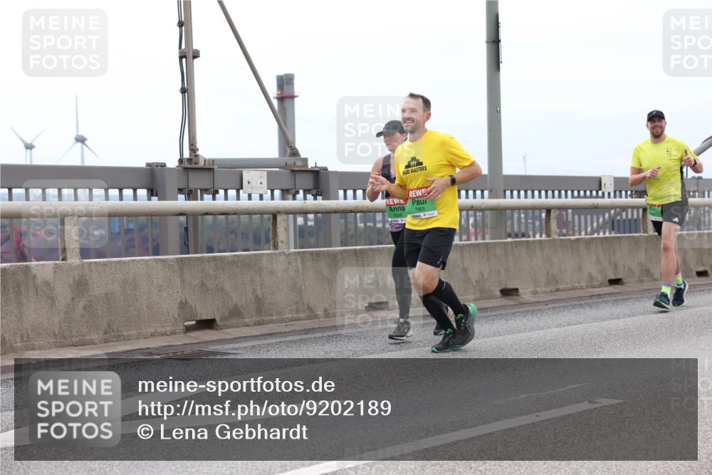 03.10.2025 - Köhlbrandbrückenlauf Lena Gebhardt http://msf.ph/oto/9202189 03.10.2025 15:48:17 Position 2 7638, 7903, 9 meine-sportfotos.de