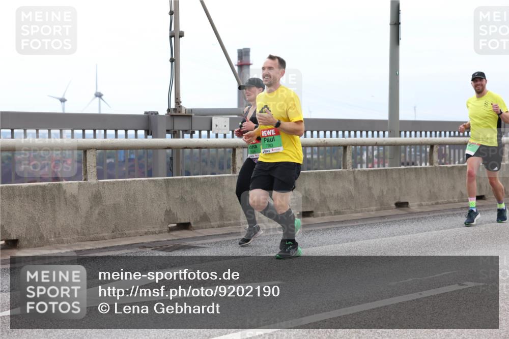 03.10.2025 - Köhlbrandbrückenlauf Lena Gebhardt http://msf.ph/oto/9202190 03.10.2025 15:48:17 Position 2 7903 meine-sportfotos.de