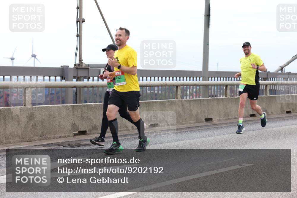 03.10.2025 - Köhlbrandbrückenlauf Lena Gebhardt http://msf.ph/oto/9202192 03.10.2025 15:48:17 Position 2 7903 meine-sportfotos.de