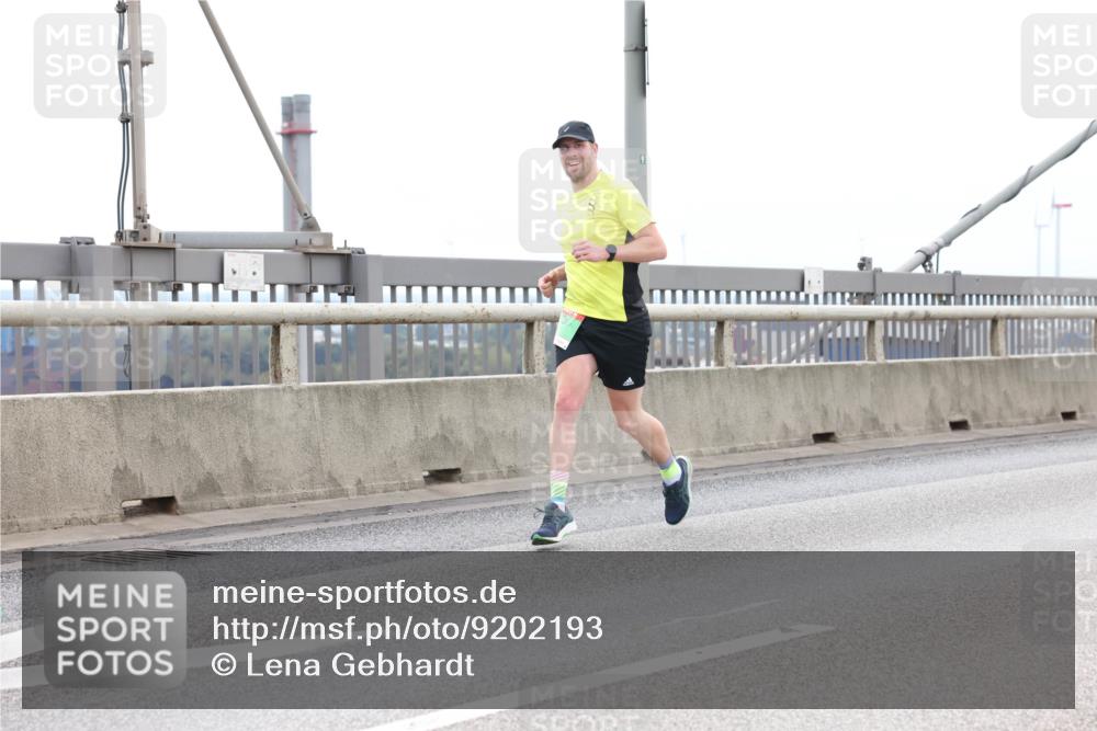 03.10.2025 - Köhlbrandbrückenlauf Lena Gebhardt http://msf.ph/oto/9202193 03.10.2025 15:48:18 Position 2  meine-sportfotos.de