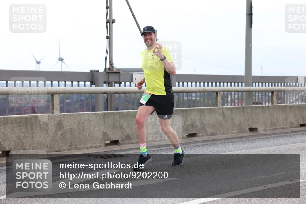 03.10.2025 - Köhlbrandbrückenlauf Lena Gebhardt http://msf.ph/oto/9202200 03.10.2025 15:48:19 Position 2  meine-sportfotos.de