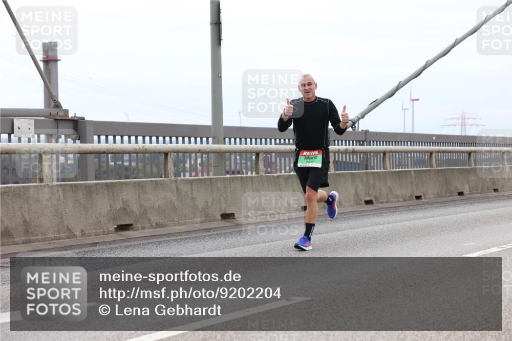 03.10.2025 - Köhlbrandbrückenlauf Lena Gebhardt http://msf.ph/oto/9202204 03.10.2025 15:48:20 Position 2  meine-sportfotos.de