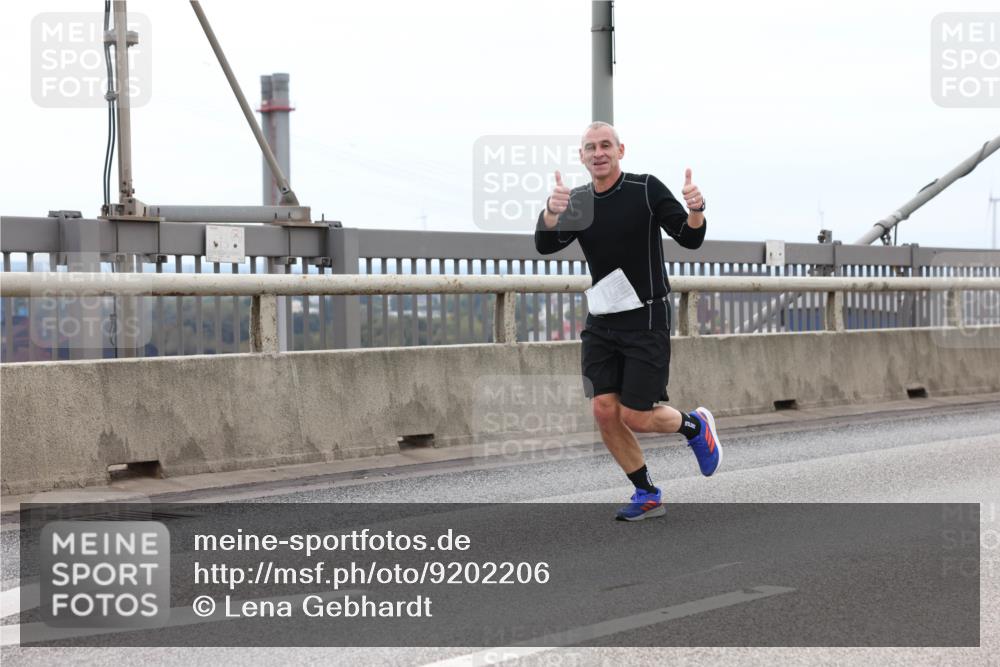03.10.2025 - Köhlbrandbrückenlauf Lena Gebhardt http://msf.ph/oto/9202206 03.10.2025 15:48:20 Position 2  meine-sportfotos.de