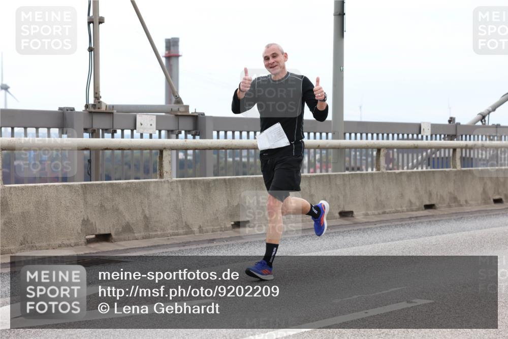 03.10.2025 - Köhlbrandbrückenlauf Lena Gebhardt http://msf.ph/oto/9202209 03.10.2025 15:48:21 Position 2  meine-sportfotos.de