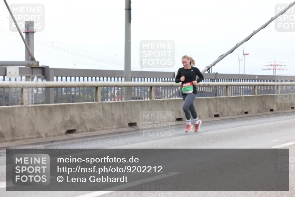 03.10.2025 - Köhlbrandbrückenlauf Lena Gebhardt http://msf.ph/oto/9202212 03.10.2025 15:48:23 Position 2  meine-sportfotos.de