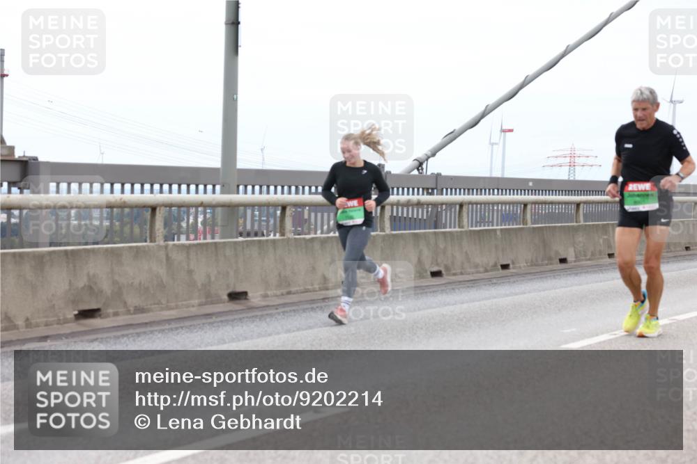 03.10.2025 - Köhlbrandbrückenlauf Lena Gebhardt http://msf.ph/oto/9202214 03.10.2025 15:48:23 Position 2  meine-sportfotos.de
