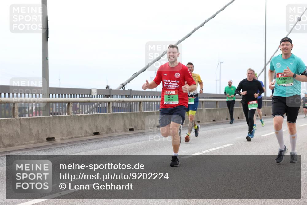 03.10.2025 - Köhlbrandbrückenlauf Lena Gebhardt http://msf.ph/oto/9202224 03.10.2025 15:48:25 Position 2 9334, 7488 meine-sportfotos.de