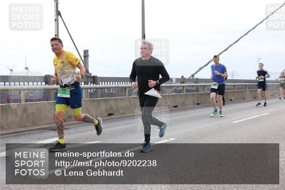 03.10.2025 - Köhlbrandbrückenlauf Lena Gebhardt http://msf.ph/oto/9202238 03.10.2025 15:48:28 Position 2 9304 meine-sportfotos.de