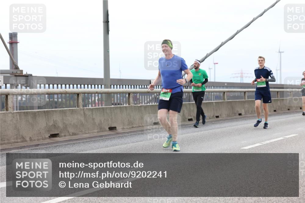 03.10.2025 - Köhlbrandbrückenlauf Lena Gebhardt http://msf.ph/oto/9202241 03.10.2025 15:48:29 Position 2  meine-sportfotos.de
