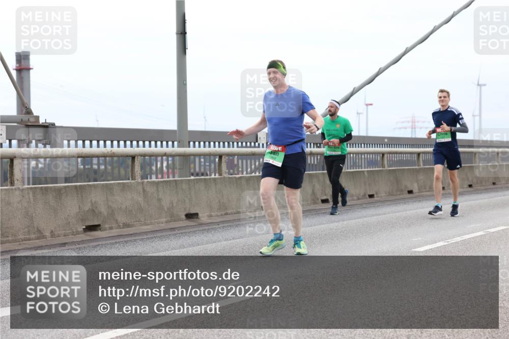 03.10.2025 - Köhlbrandbrückenlauf Lena Gebhardt http://msf.ph/oto/9202242 03.10.2025 15:48:29 Position 2 7369 meine-sportfotos.de