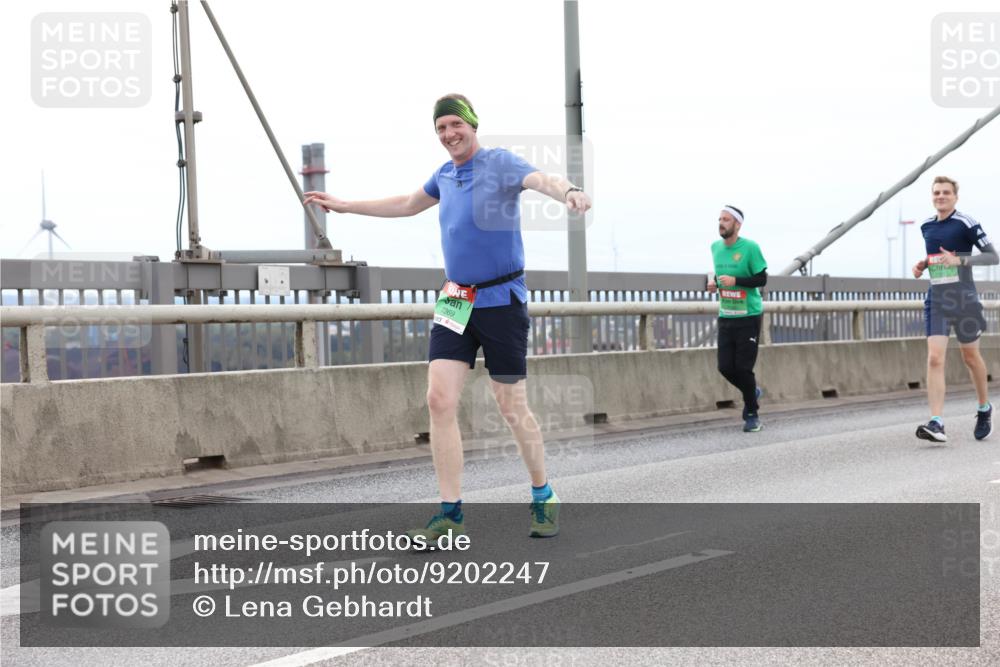 03.10.2025 - Köhlbrandbrückenlauf Lena Gebhardt http://msf.ph/oto/9202247 03.10.2025 15:48:29 Position 2 7369 meine-sportfotos.de